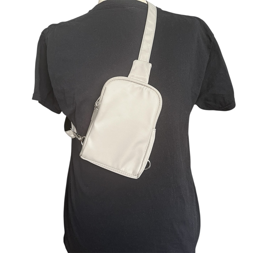 NWOT Inicat Crossbody Sling Bag Gray Travel Vacay Adjustable Nylon Utility - Picture 2 of 7